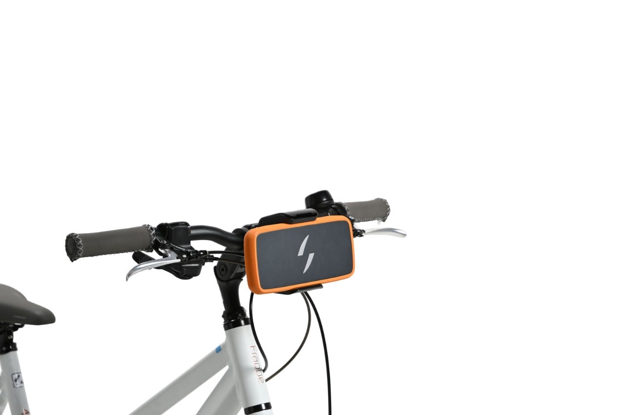 Swytch eBike Kit, ora la batteria diventa tascabile e colorata